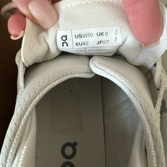 On Cloudnova 2 - Picture 3 of 5